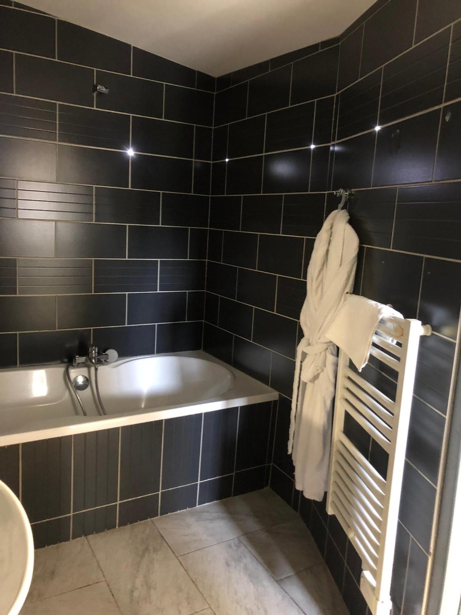 Residence Cosyade Equipee D'Un Parking Prive Gratuit Bourbourg Esterno foto